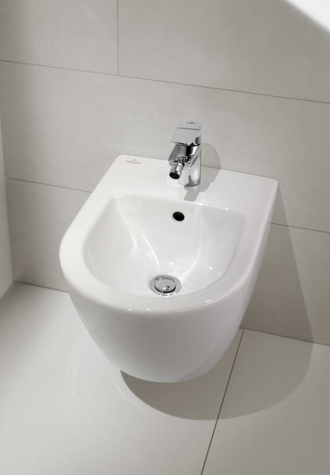 Villeroy & Boch Subway 3.0 Wall Faced Bidet Toilet - Image 3