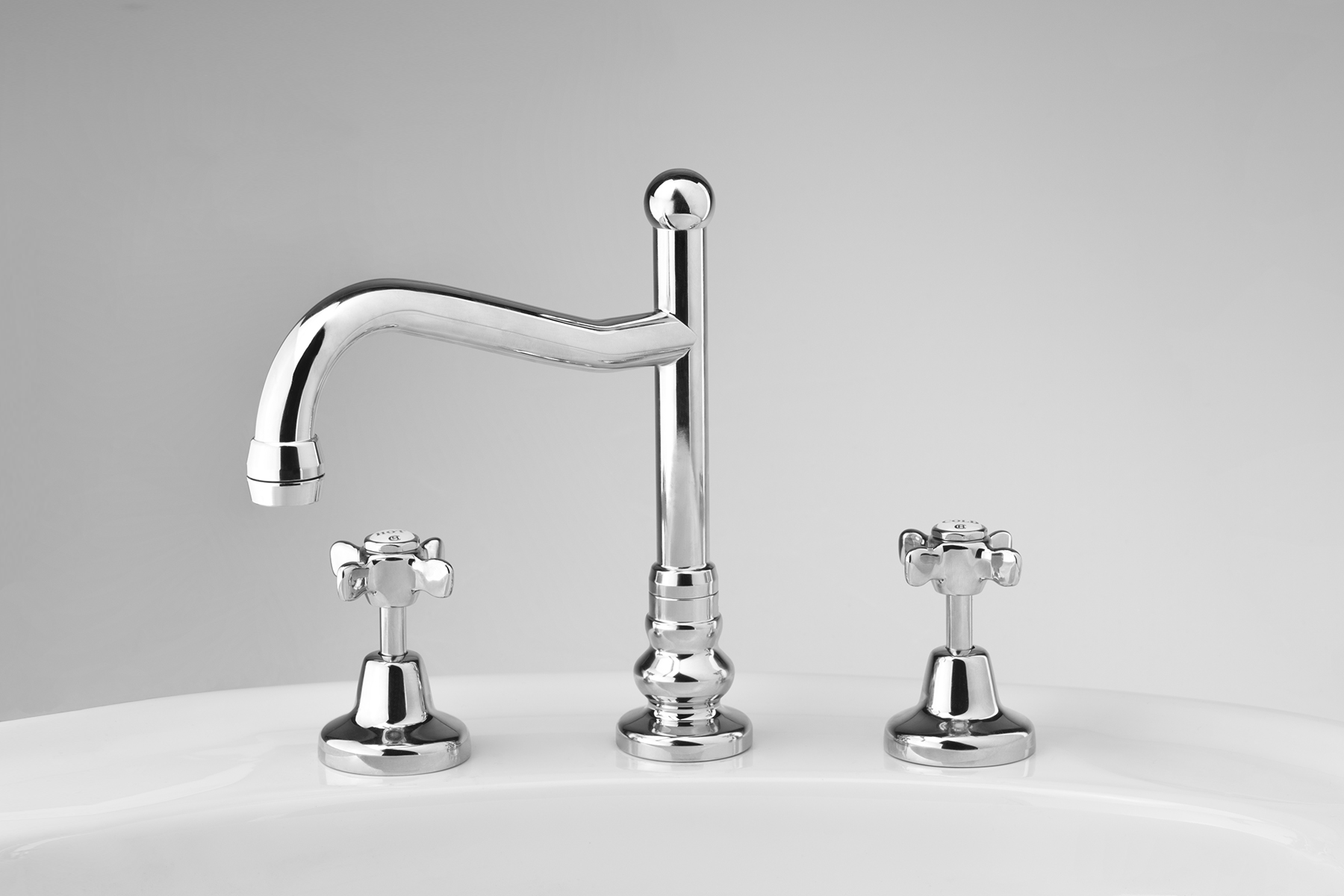 CB Ideal Heritage Victor Swivel Spout Basin Set