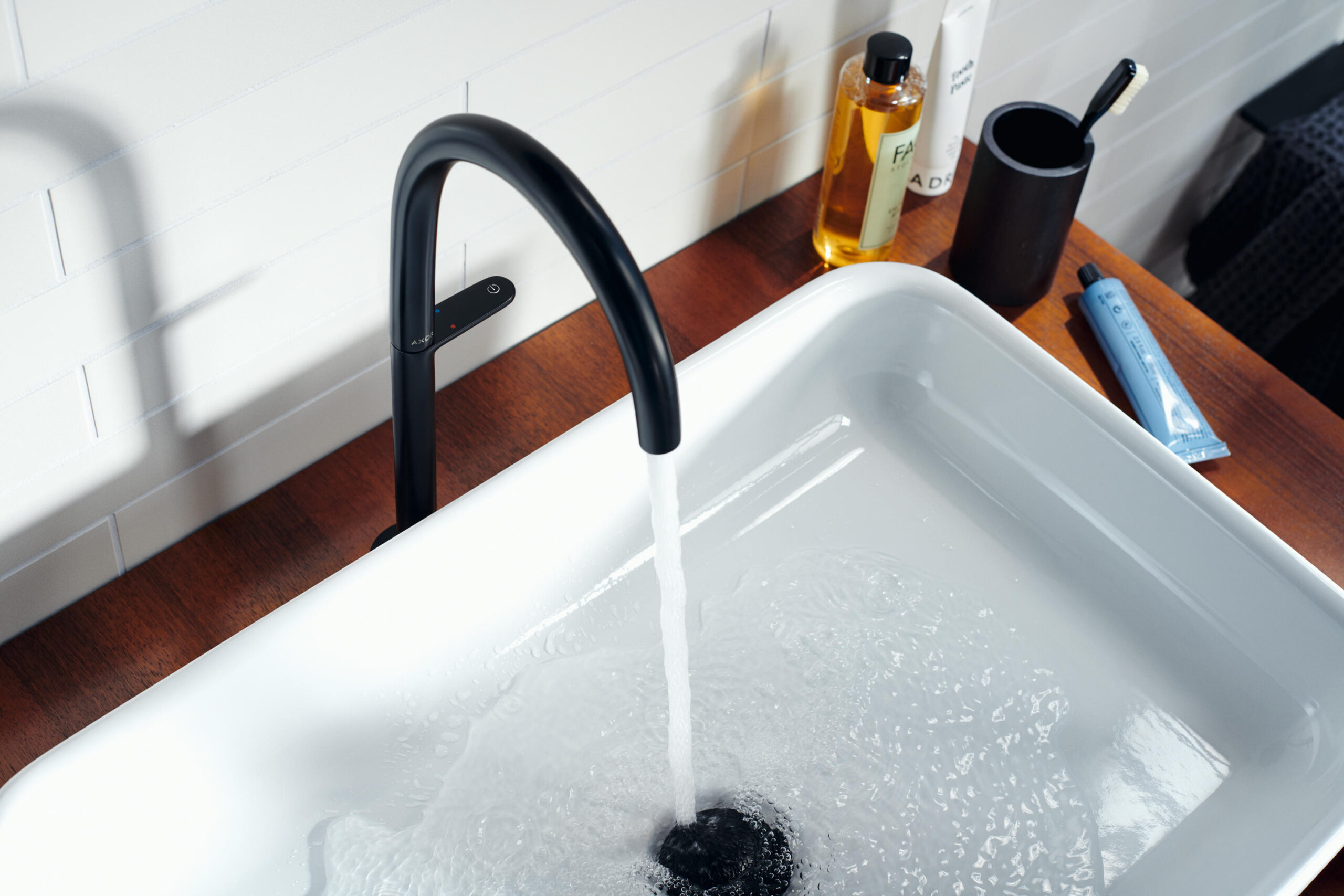 Axor One Basin mixer Select 260 for wash bowls with push-open waste set